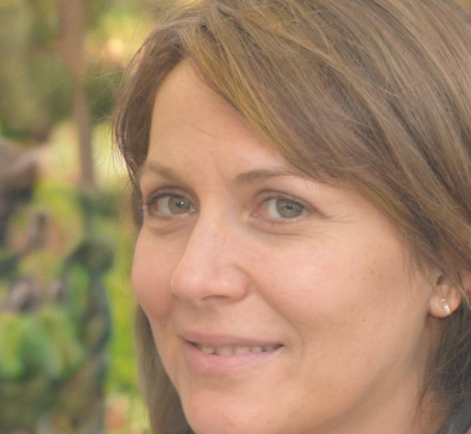 Portrait von Controlling-Expertin Elena Dubois